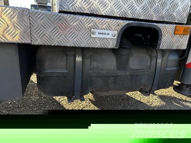 Nissan NT400 Platforme aeriene montate pe camion