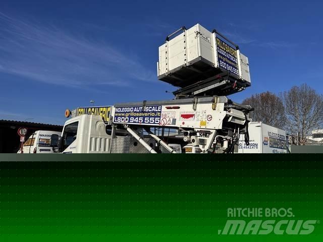Nissan NT400 Platforme aeriene montate pe camion