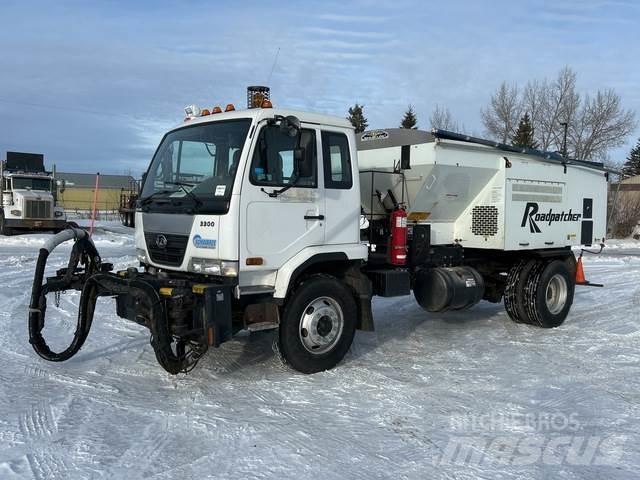 Nissan UD3300 Betoniera