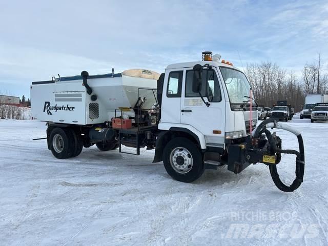 Nissan UD3300 Betoniera