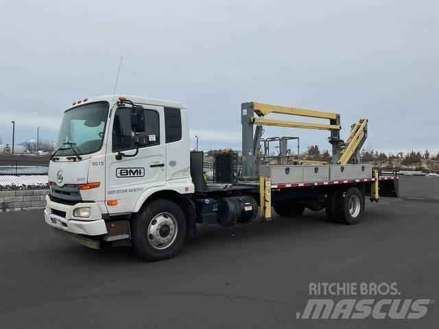 Nissan UD3300 Utilaje construcții - Altele