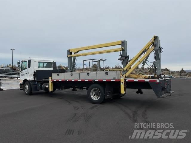 Nissan UD3300 Utilaje construcții - Altele
