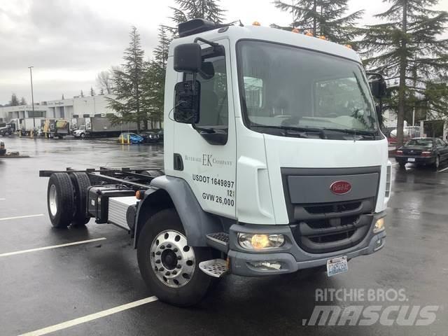 Peterbilt 220 Cabine si interior