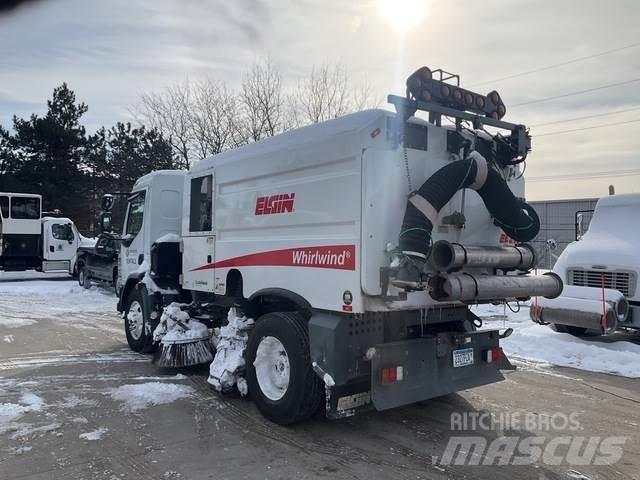 Peterbilt 220 Maturatoare