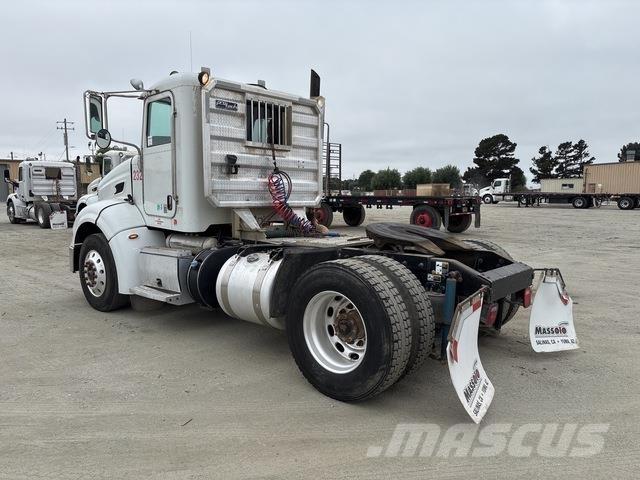 Peterbilt 384 Autotractoare