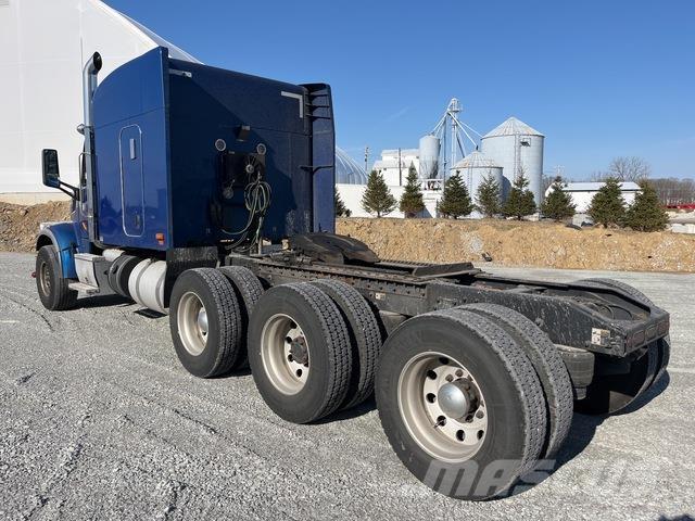 Peterbilt 567 Autotractoare