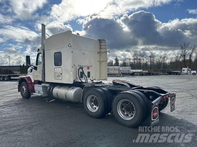 Peterbilt 567 Autotractoare