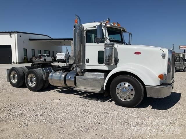 Peterbilt 567 Autotractoare
