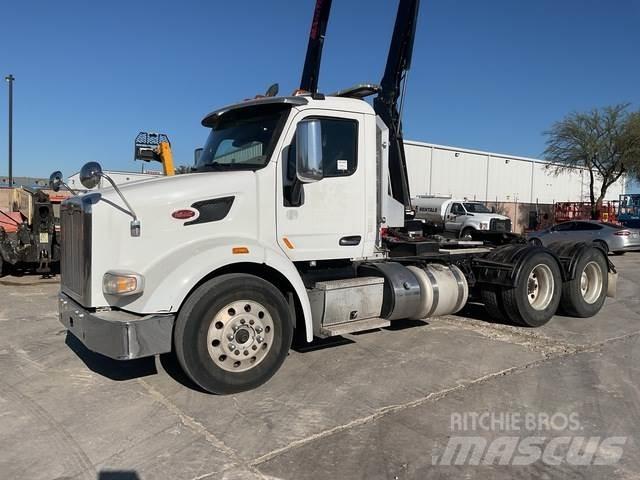 Peterbilt 567 Autotractoare