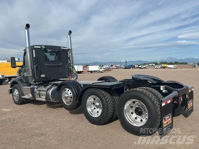 Peterbilt 567 Autotractoare