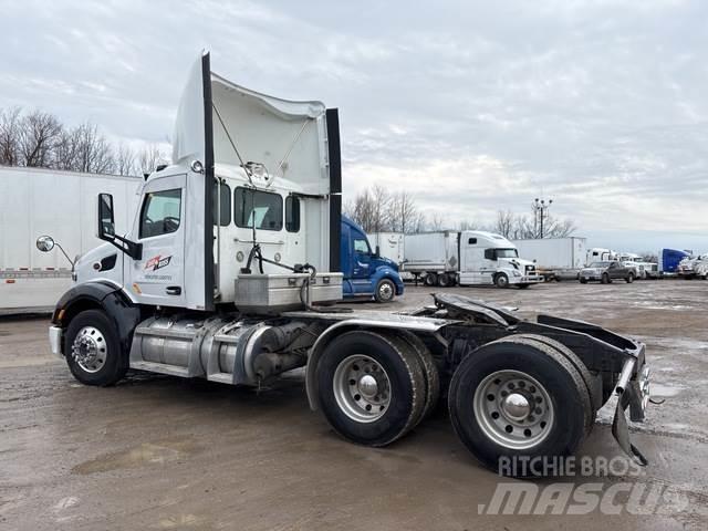 Peterbilt 579 Autotractoare