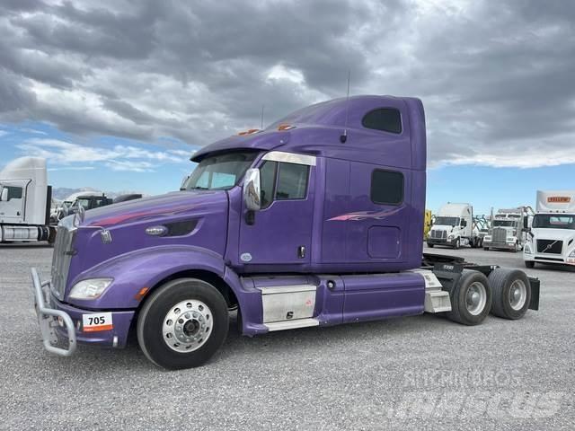 Peterbilt 587 Autotractoare