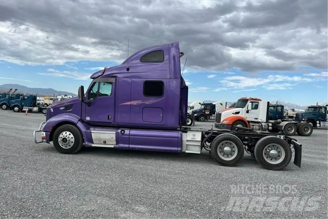 Peterbilt 587 Autotractoare