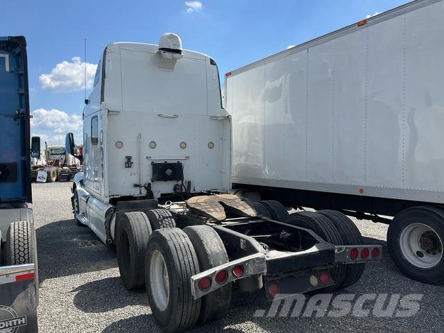 Peterbilt 587 Autotractoare