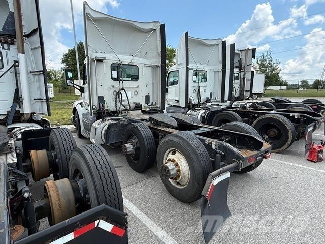 Peterbilt M579 Autotractoare