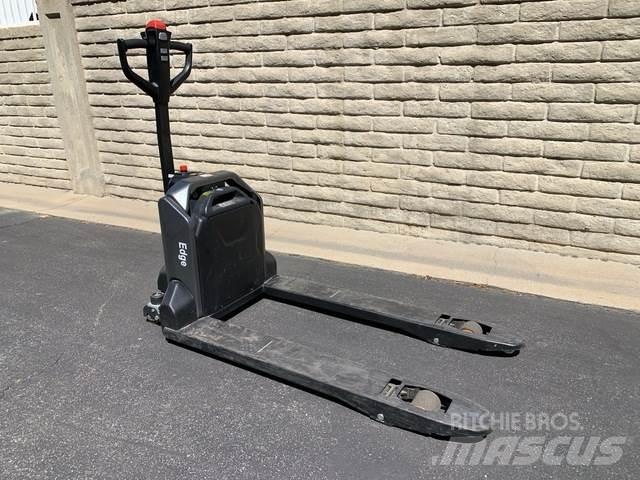 Raymond PTE33N Transpaleta electica cu furca
