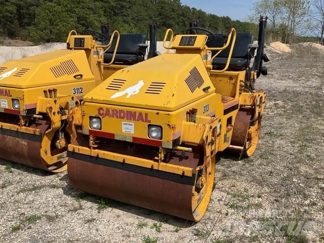 Sakai SW330 Cilindri compactori dubli