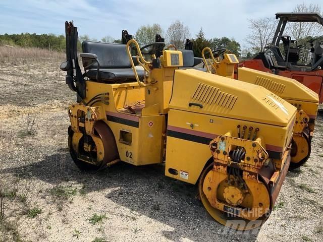 Sakai SW330 Cilindri compactori dubli