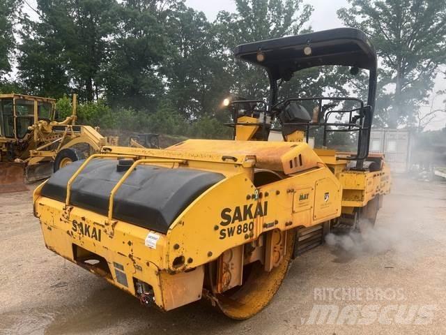 Sakai SW880 Cilindri compactori dubli