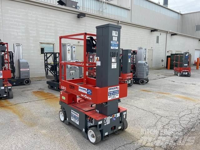 SkyJack SJ20E Ascensoare verticale catarg