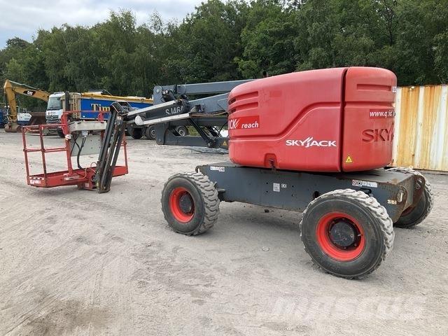 SkyJack SJ46AJ Nacele cu brat articulat