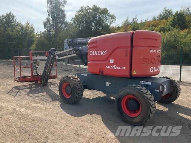 SkyJack SJ46AJ Nacele cu brat articulat