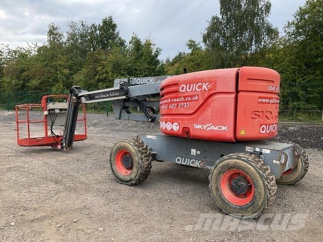 SkyJack SJ51AJ Nacele cu brat articulat