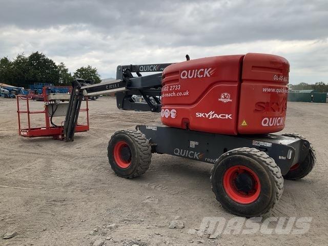 SkyJack SJ51AJ Nacele cu brat articulat