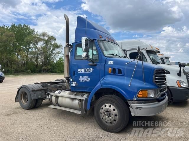 Sterling A9500 Autotractoare