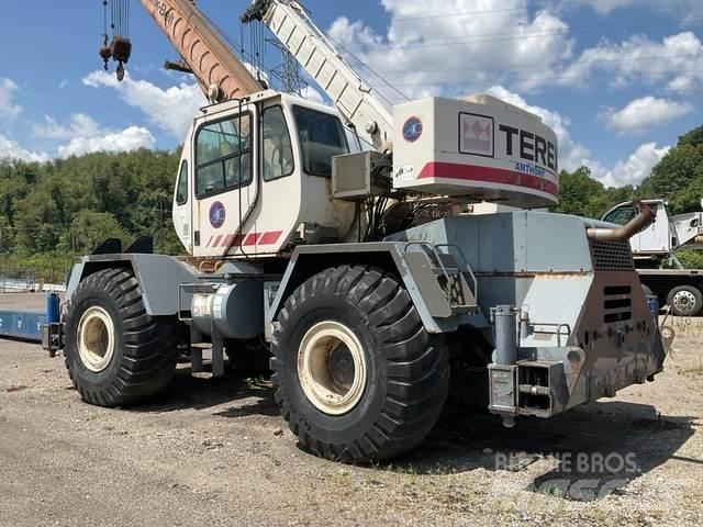 Terex RT335-1 Macara teren accidentat