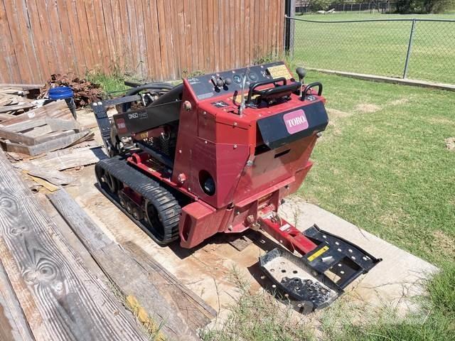 Toro TX427 Excavatoare de santuri