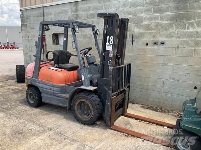 Toyota 6FGU30 Utilaje construcții - Altele