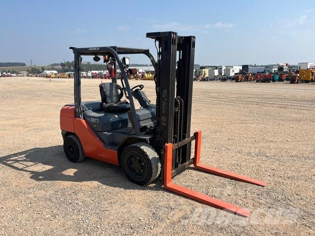 Toyota 8DFU30 Utilaje construcții - Altele
