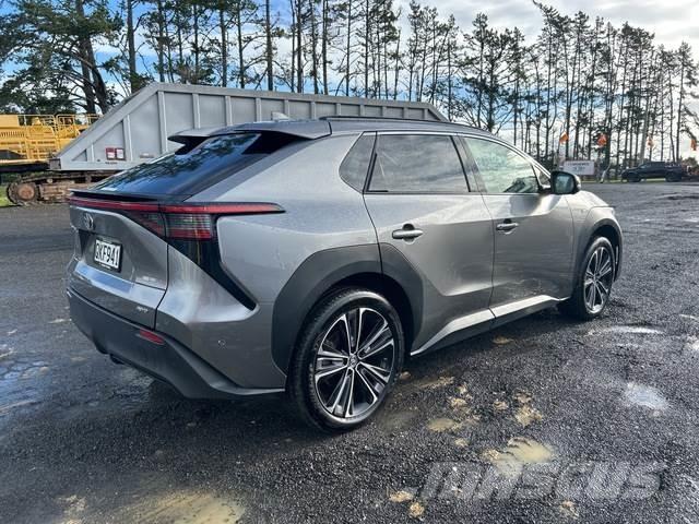 Toyota BZ4X Masini