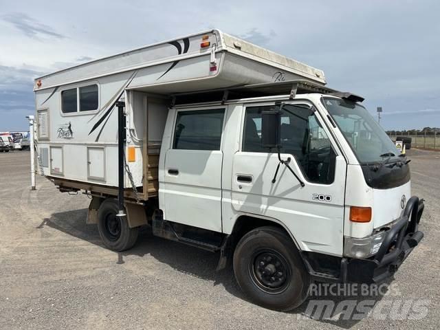 Toyota DYNA Camioane platforma/prelata