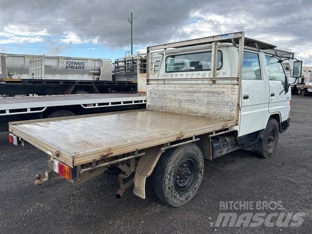 Toyota DYNA Camioane platforma/prelata
