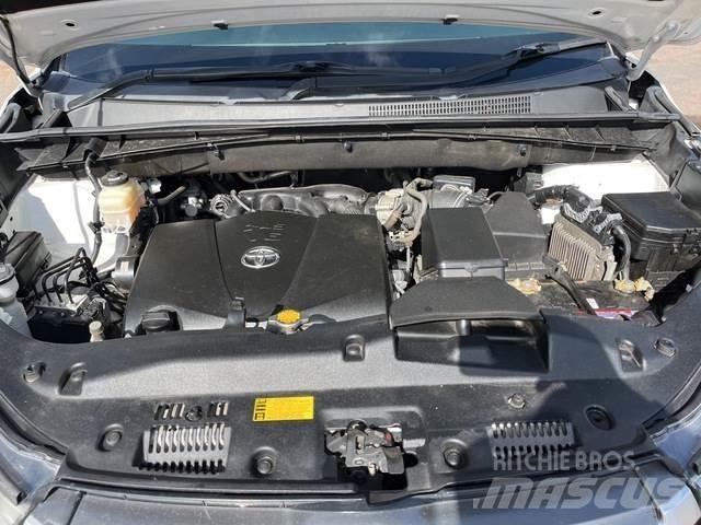 Toyota Kluger Masini