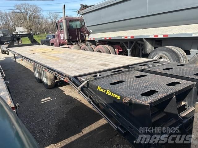 TrailMaxx  Remorci transport vehicule