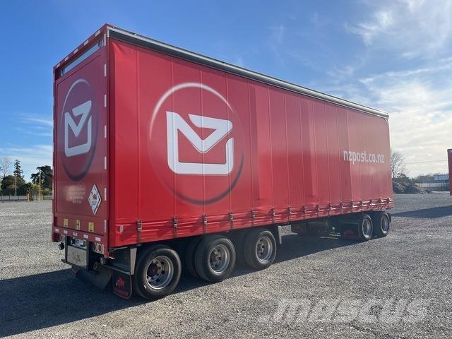 Transcraft  Remorca cu prelata