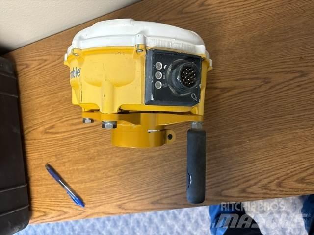 Trimble  Utilaje construcții - Altele