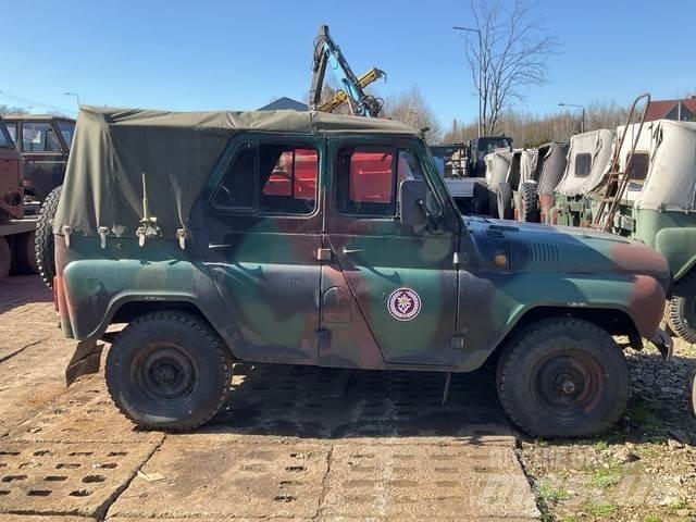  UAZ 469B Masini
