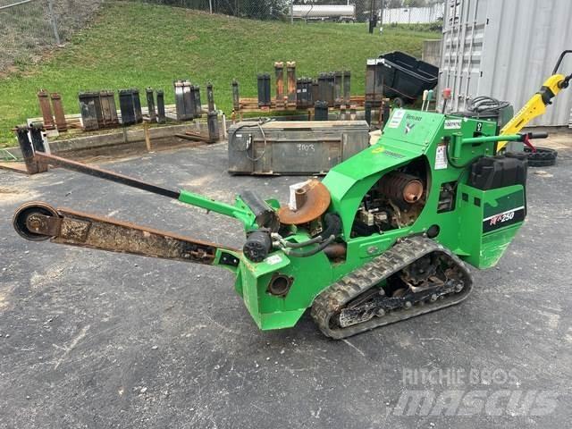 Vermeer RTX250 Excavatoare de santuri