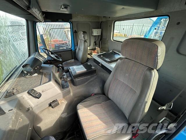 Volvo  Platforme aeriene montate pe camion