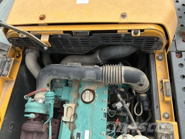 Volvo EC220DL Excavatoare pe șenile
