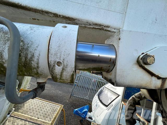 Volvo FL10 Platforme aeriene montate pe camion