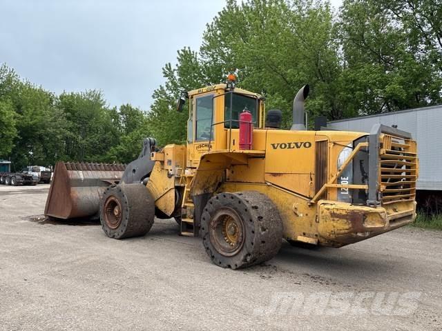 Volvo L220E Incarcator pe pneuri
