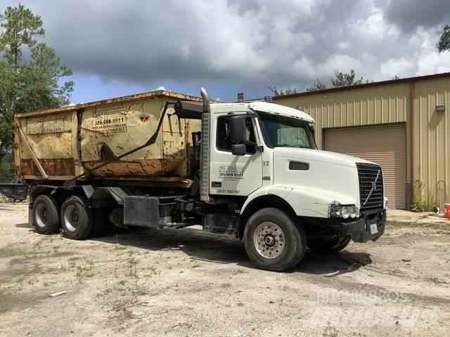 Volvo V12 Camion cu incarcator