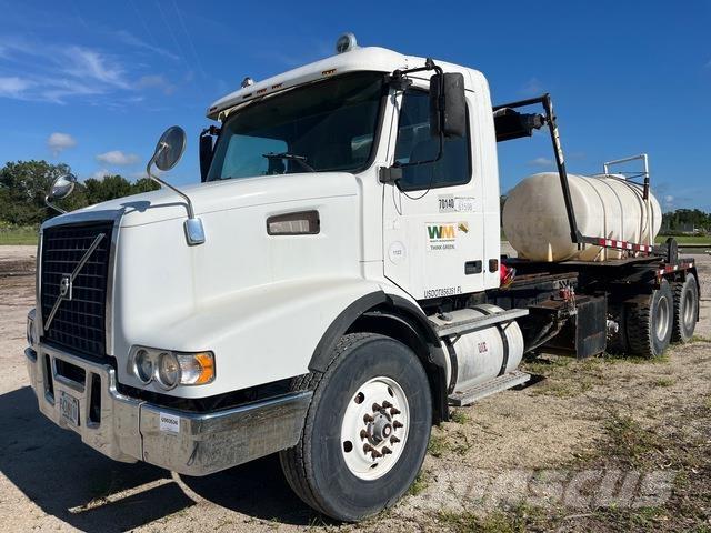 Volvo VHD64 Camion cu incarcator