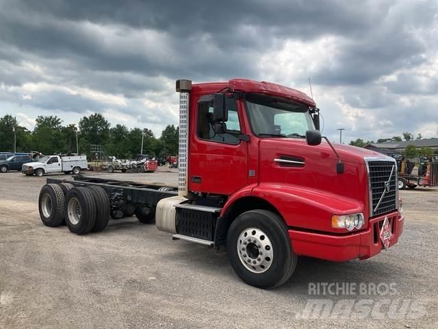 Volvo VHD64B Cabine si interior