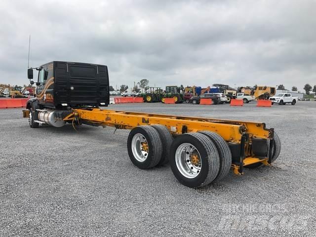 Volvo VHD64F Cabine si interior